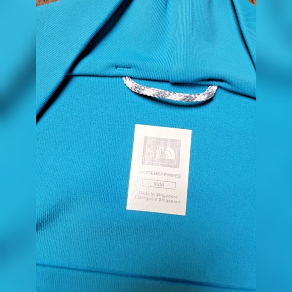 ✨HOST PICK✨ The North Face VaporWick activewear tank top - Picture 3 of 8